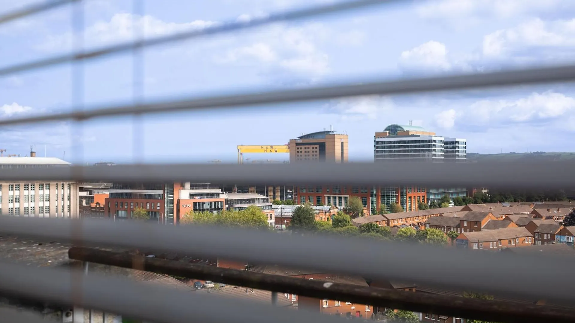 City Hall Penthouse Duplex - Incredible Views & Sleeps 8 & Balcony & Very Modern And Spacious Belfast Apartment