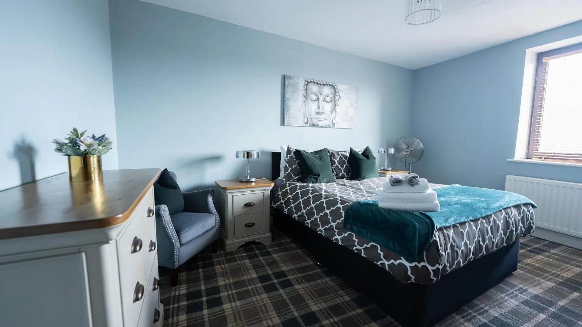 City Hall Penthouse Duplex - Incredible Views & Sleeps 8 & Balcony & Very Modern And Spacious Belfast