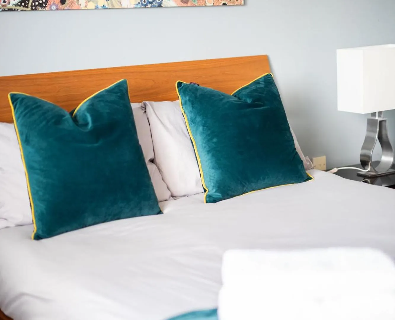 City Hall Penthouse Duplex - Incredible Views & Sleeps 8 & Balcony & Very Modern And Spacious Belfast Apartment