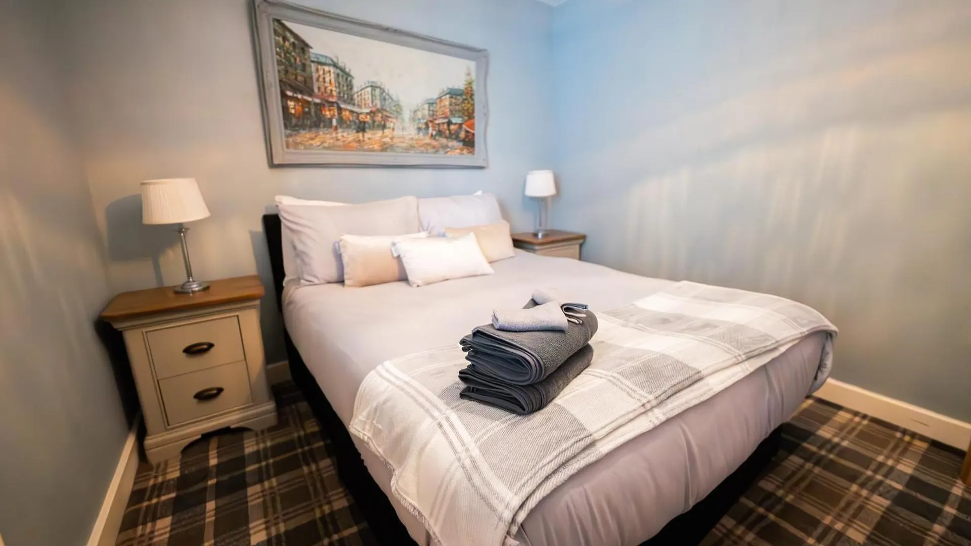 City Hall Penthouse Duplex - Incredible Views & Sleeps 8 & Balcony & Very Modern And Spacious Belfast 0*,