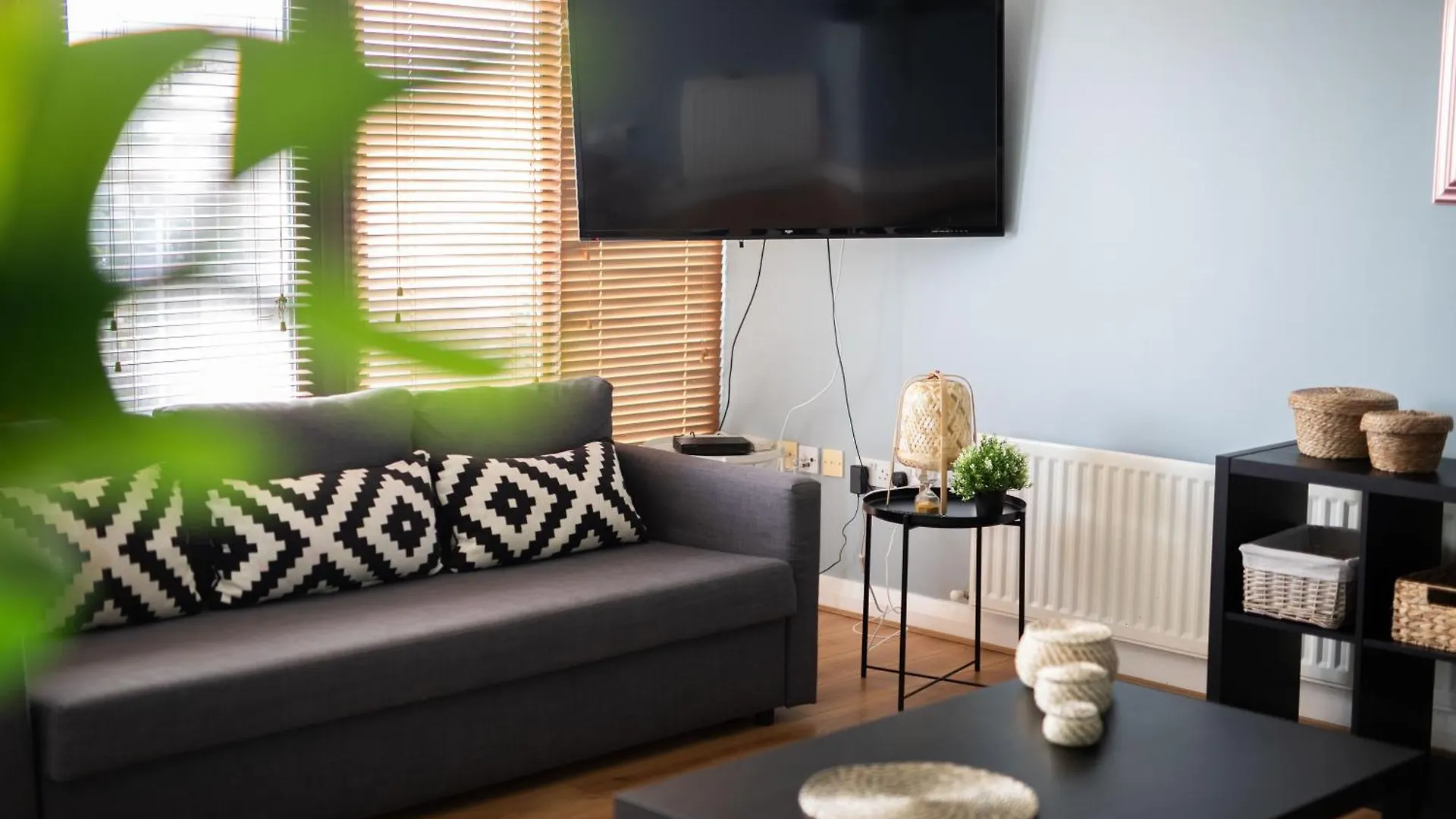 Apartment City Hall Penthouse Duplex - Incredible Views & Sleeps 8 & Balcony & Very Modern And Spacious Belfast