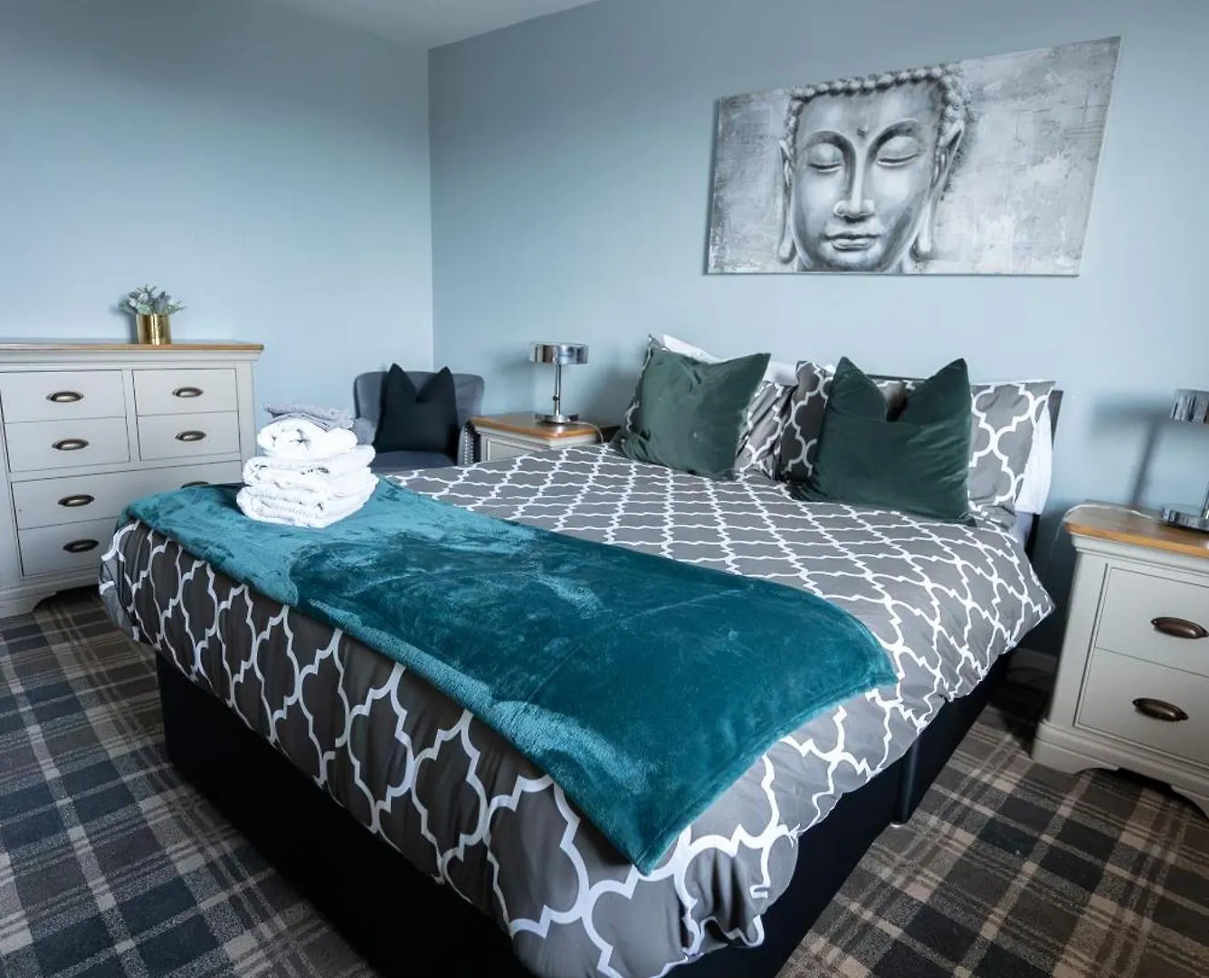 Apartment City Hall Penthouse Duplex - Incredible Views & Sleeps 8 & Balcony & Very Modern And Spacious Belfast